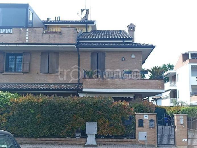 casa indipendente in vendita a Carpi