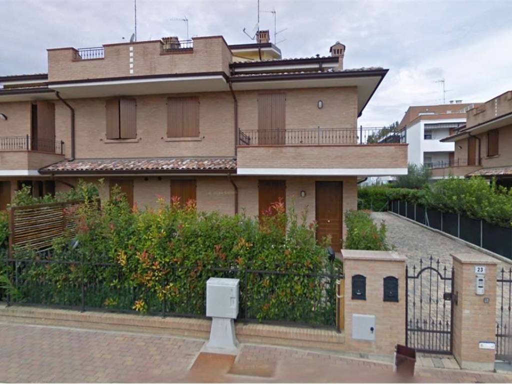 casa indipendente in vendita a Carpi