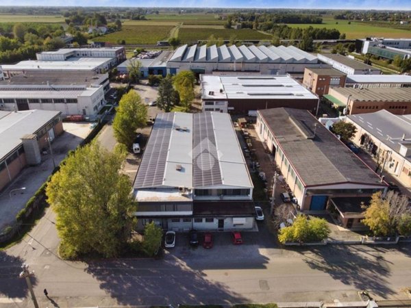 locale commerciale in vendita a Carpi