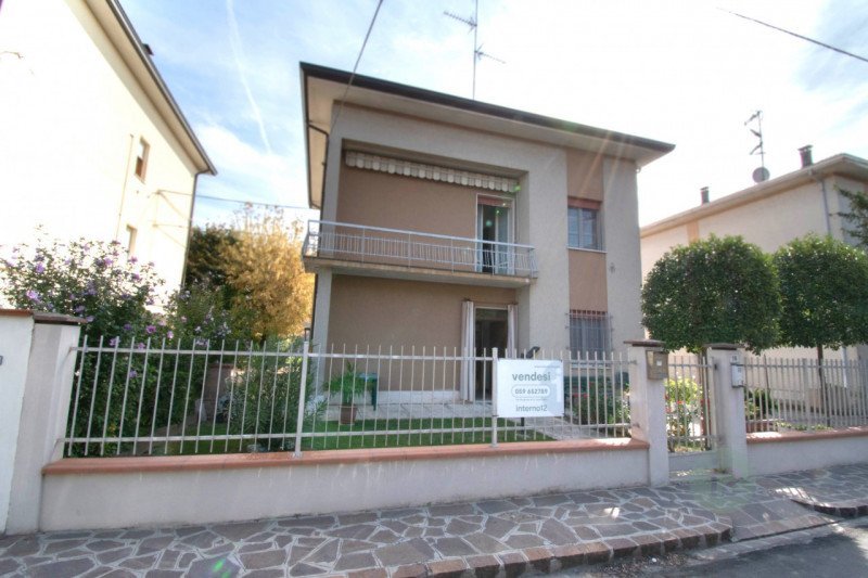 casa indipendente in vendita a Carpi in zona Cibeno Pile