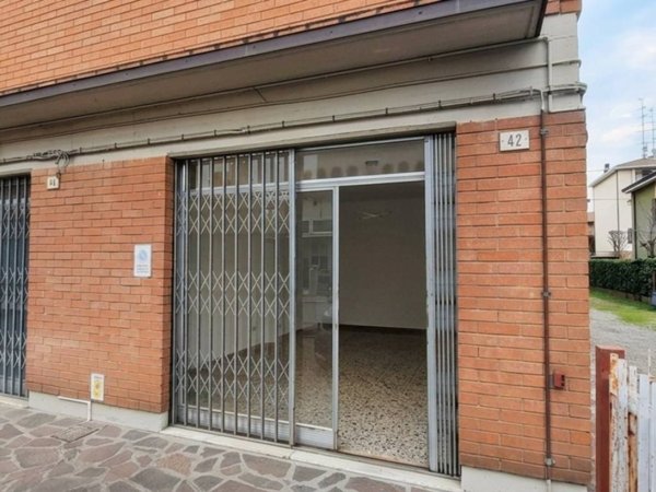 locale commerciale in vendita a Carpi