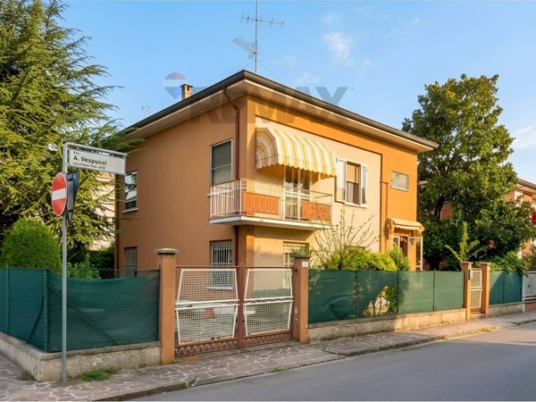 casa indipendente in vendita a Carpi in zona Cortile