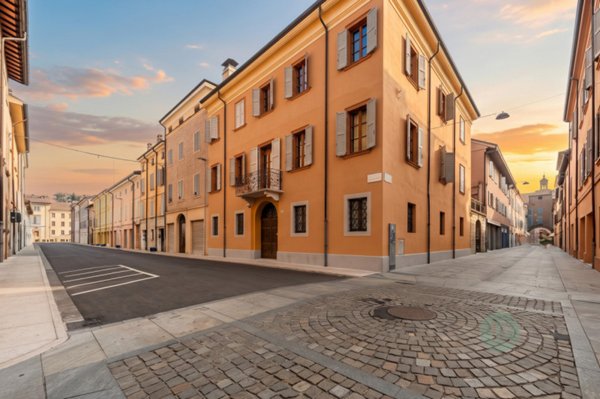 intera palazzina in vendita a Carpi in zona Centro Storico