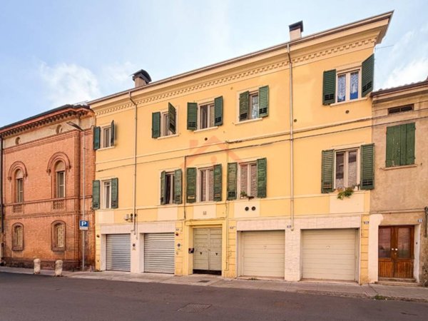 appartamento in vendita a Carpi in zona Centro Storico