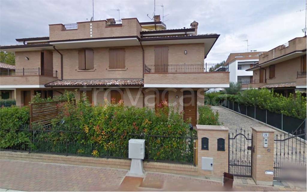 casa indipendente in vendita a Carpi