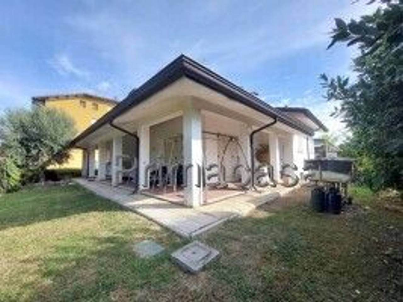 casa indipendente in vendita a Carpi in zona Cibeno Pile