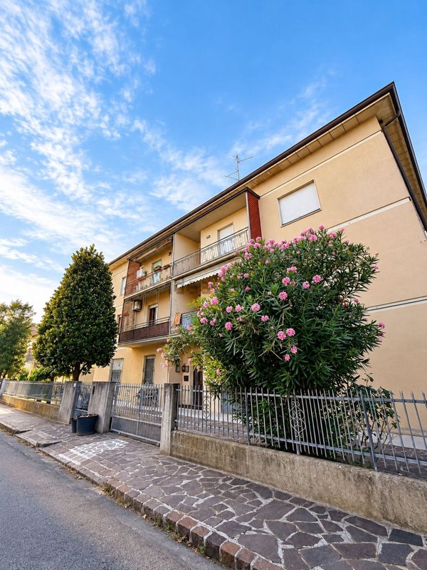 appartamento in vendita a Carpi in zona Cibeno Pile