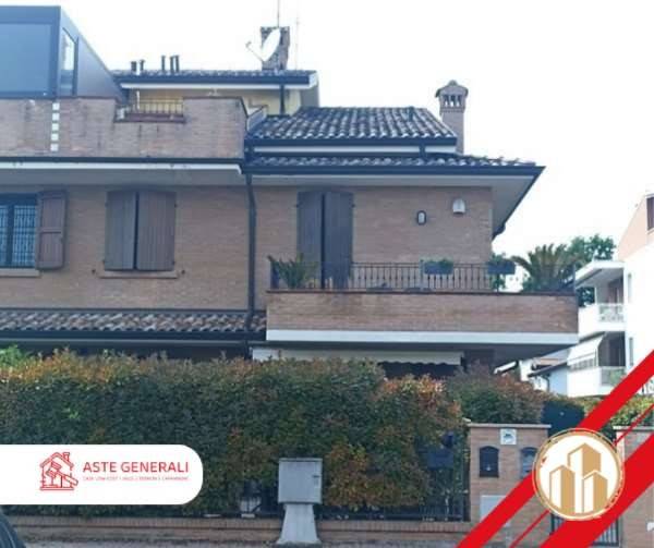 casa indipendente in vendita a Carpi
