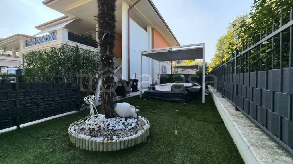 appartamento in vendita a Carpi in zona Cibeno Pile