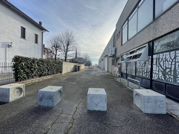 locale commerciale in vendita a Castelfranco Emilia