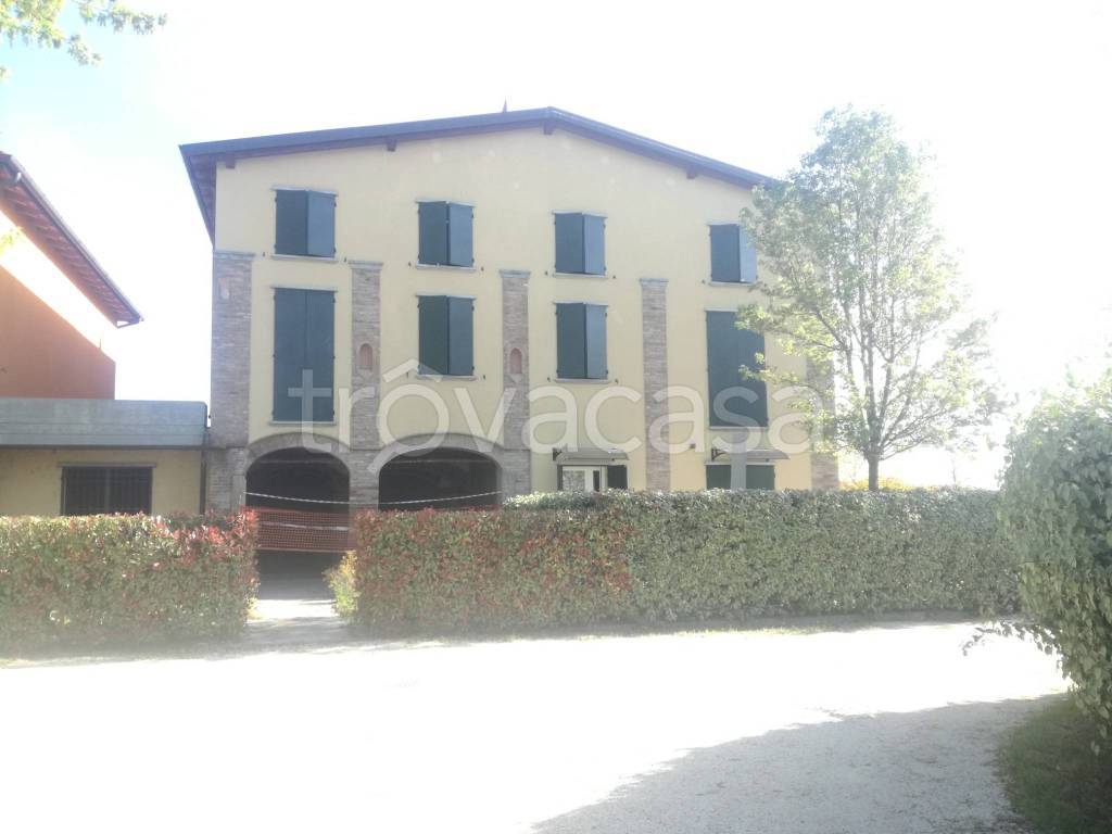 casa indipendente in vendita a Castelfranco Emilia in zona Piumazzo
