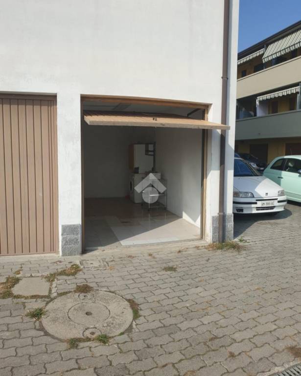 ufficio in vendita a Castelfranco Emilia in zona Piumazzo