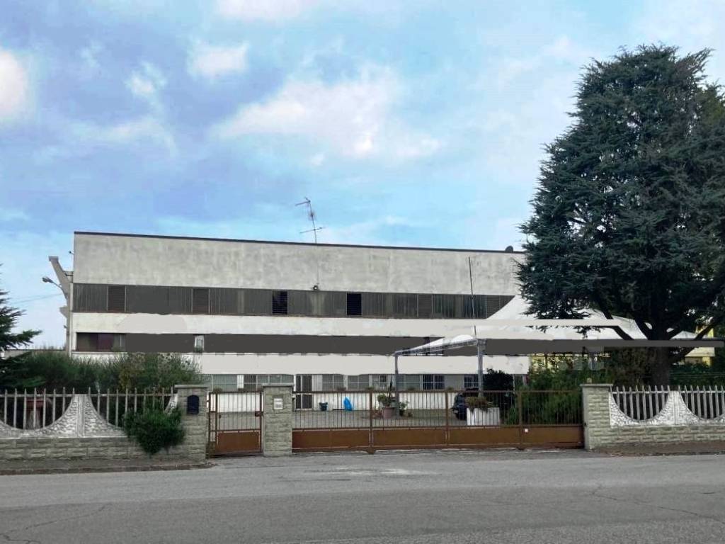 locale commerciale in vendita a Castelfranco Emilia
