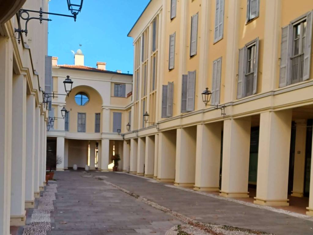 negozio in vendita a Castelfranco Emilia