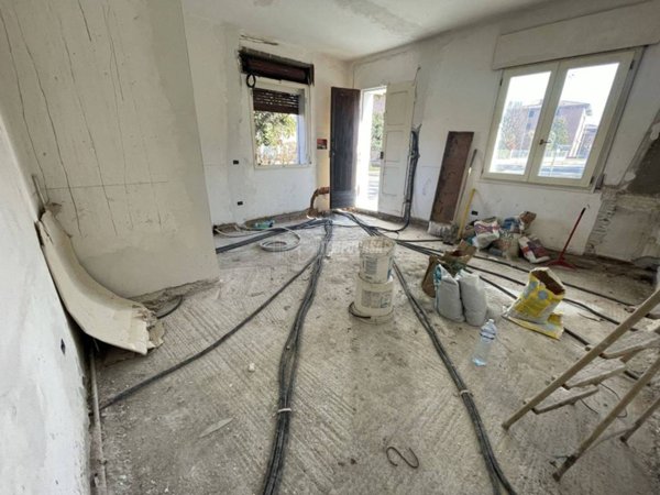 casa indipendente in vendita a Castelfranco Emilia in zona Piumazzo