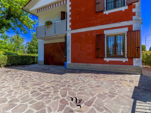 casa indipendente in vendita a Castelfranco Emilia in zona Cavazzona
