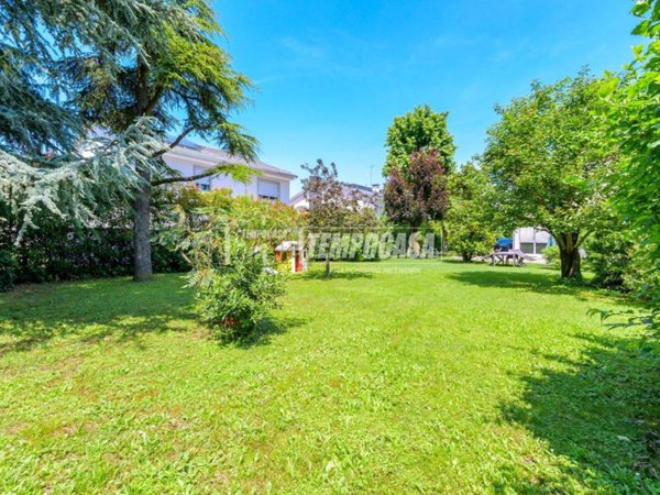 casa indipendente in vendita a Castelfranco Emilia in zona Piumazzo