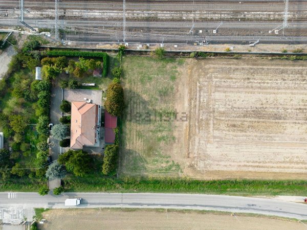 terreno edificabile in vendita a Castelfranco Emilia