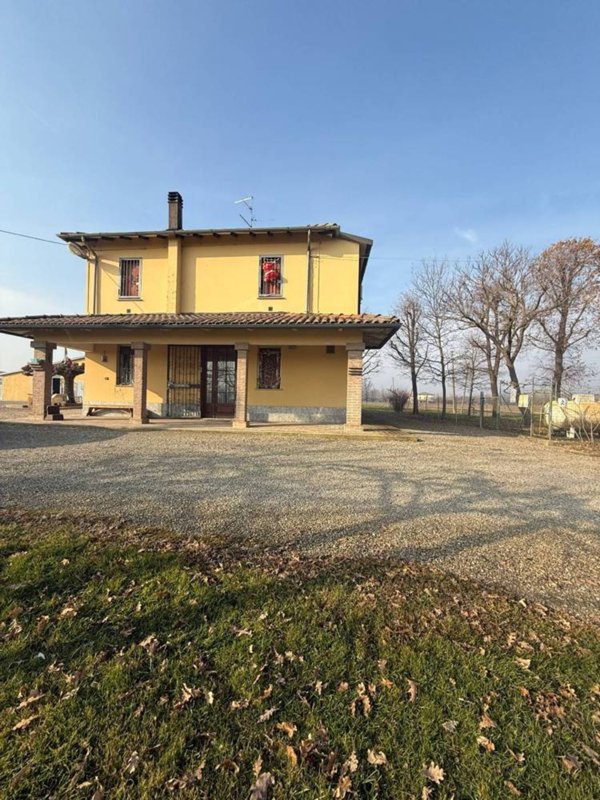casa indipendente in vendita a Castelfranco Emilia in zona Manzolino