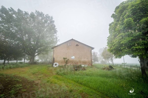 locale commerciale in vendita a Castelfranco Emilia in zona Gaggio