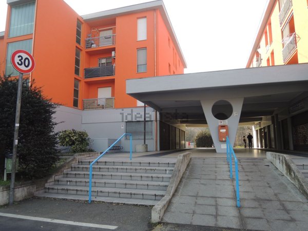 locale commerciale in vendita a Castelfranco Emilia