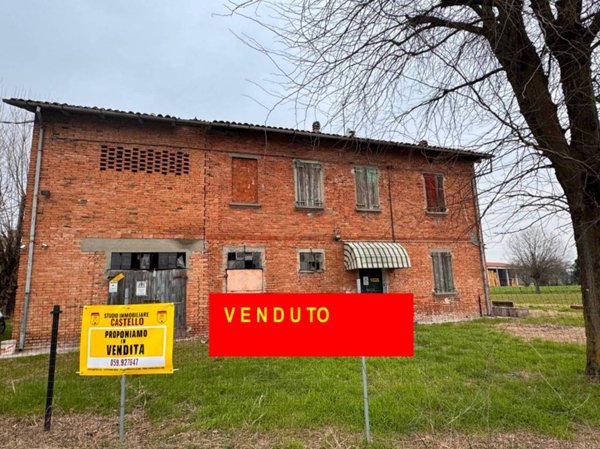 casa indipendente in vendita a Castelfranco Emilia in zona Manzolino