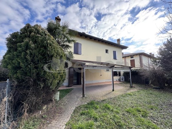 casa indipendente in vendita a Castelfranco Emilia in zona Piumazzo
