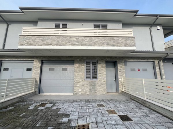casa indipendente in vendita a Castelfranco Emilia in zona Manzolino