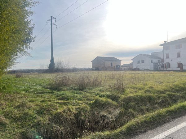 terreno edificabile in vendita a Castelfranco Emilia in zona Riolo