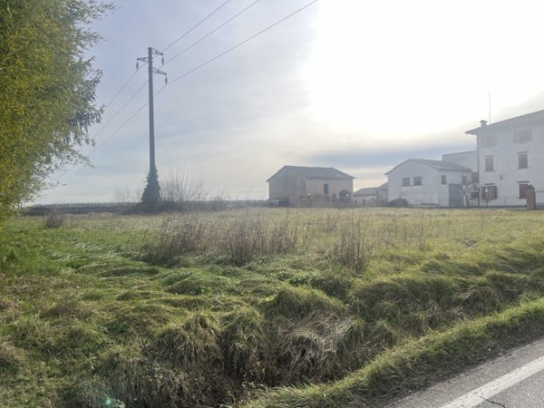terreno edificabile in vendita a Castelfranco Emilia in zona Riolo