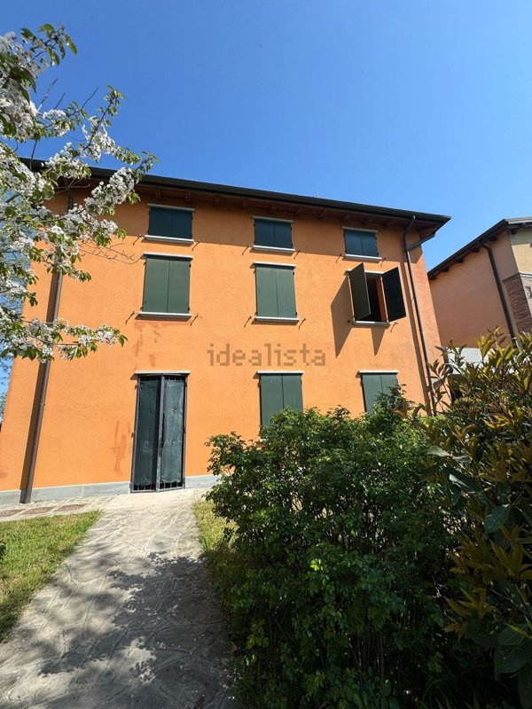 casa indipendente in vendita a Castelfranco Emilia in zona Cavazzona