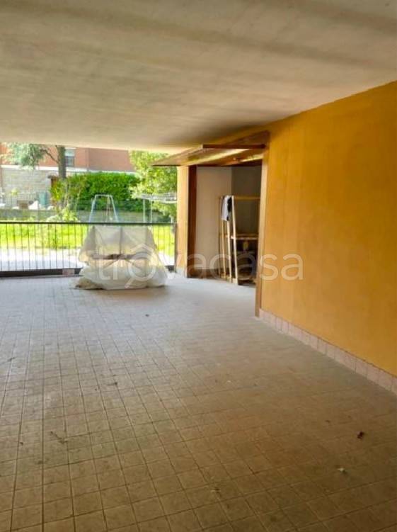 ufficio in vendita a Castelfranco Emilia in zona Piumazzo