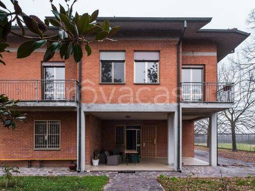 casa indipendente in vendita a Castelfranco Emilia in zona Cavazzona