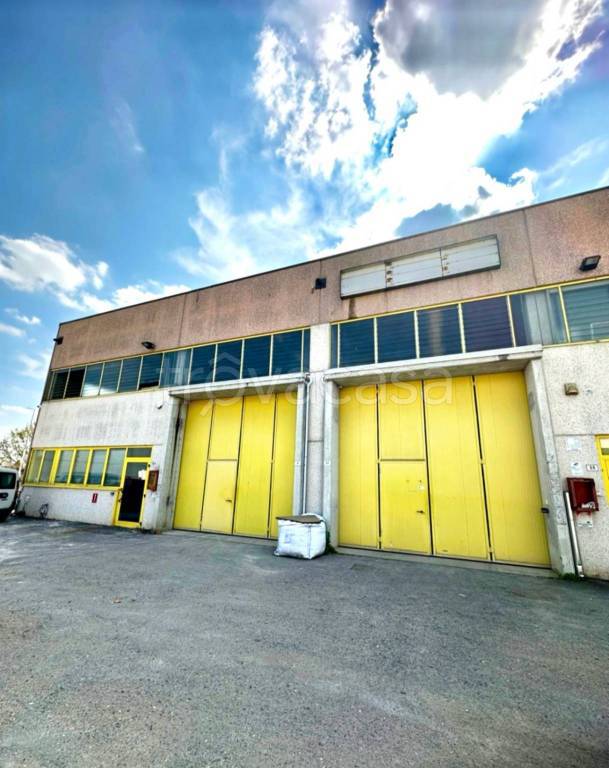 locale commerciale in vendita a Castelfranco Emilia