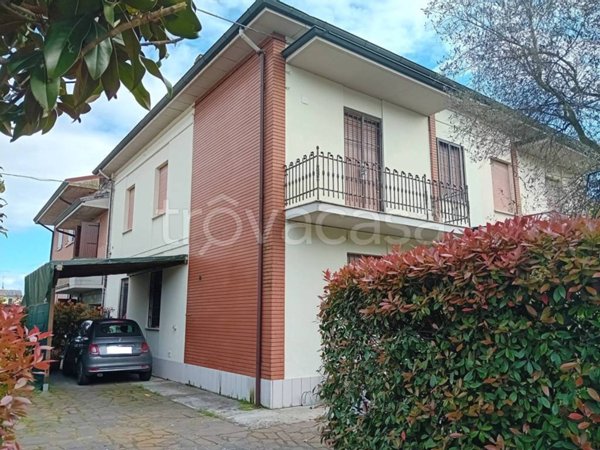 casa indipendente in vendita a Castelfranco Emilia in zona Manzolino