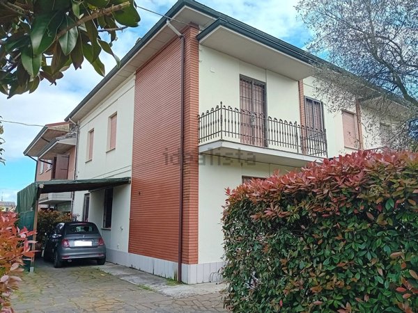 casa indipendente in vendita a Castelfranco Emilia in zona Manzolino