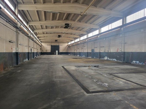 locale commerciale in vendita a Castelfranco Emilia