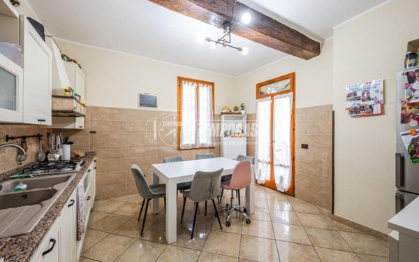 appartamento in vendita a Castelfranco Emilia in zona Piumazzo