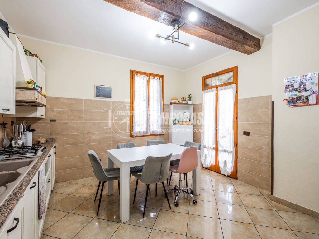 appartamento in vendita a Castelfranco Emilia in zona Piumazzo