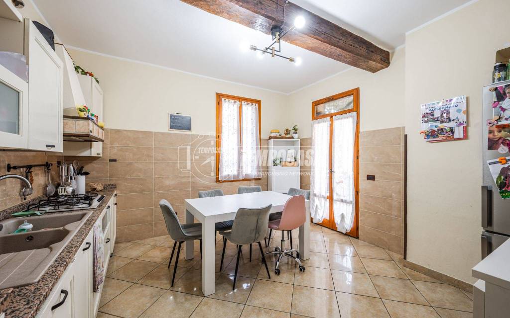 appartamento in vendita a Castelfranco Emilia in zona Piumazzo