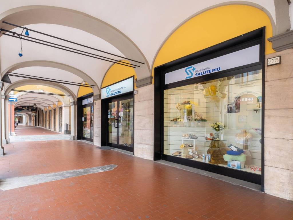 negozio in vendita a Castelfranco Emilia