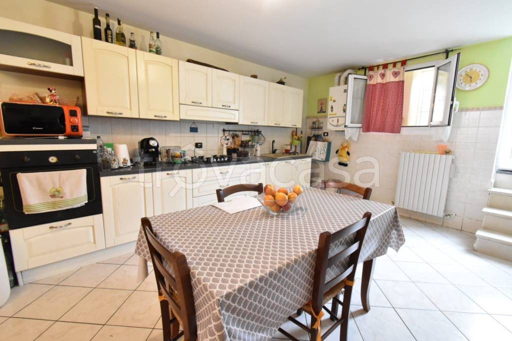 casa indipendente in vendita a Castelfranco Emilia in zona Piumazzo