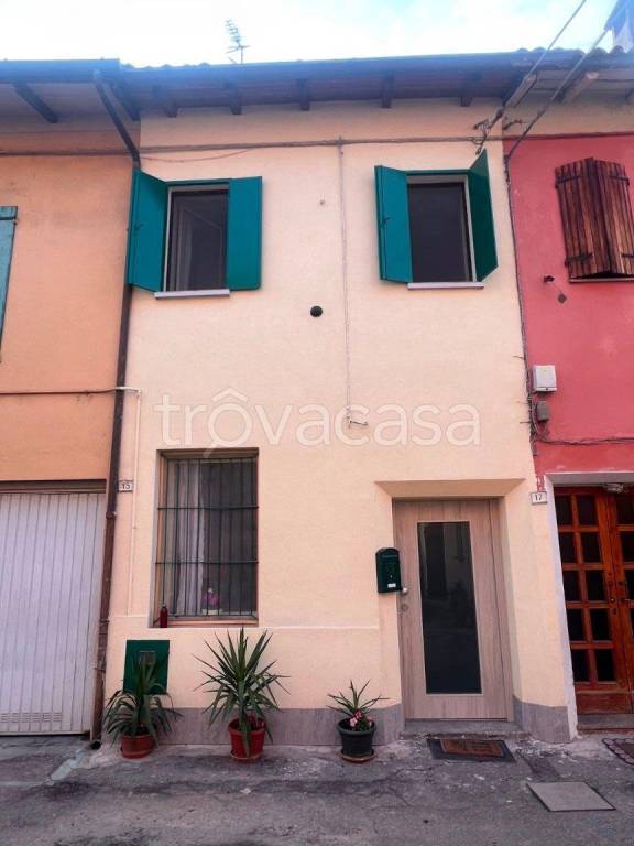 casa indipendente in vendita a Castelfranco Emilia in zona Piumazzo