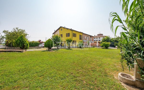 appartamento in vendita a Castelfranco Emilia in zona Manzolino