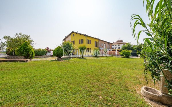 appartamento in vendita a Castelfranco Emilia in zona Manzolino