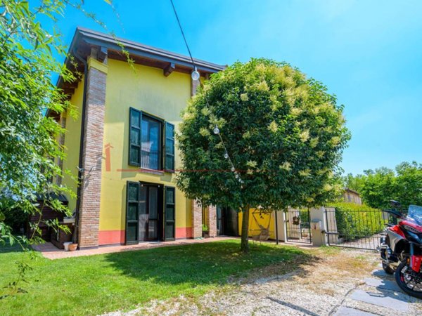 appartamento in vendita a Castelfranco Emilia in zona Panzano