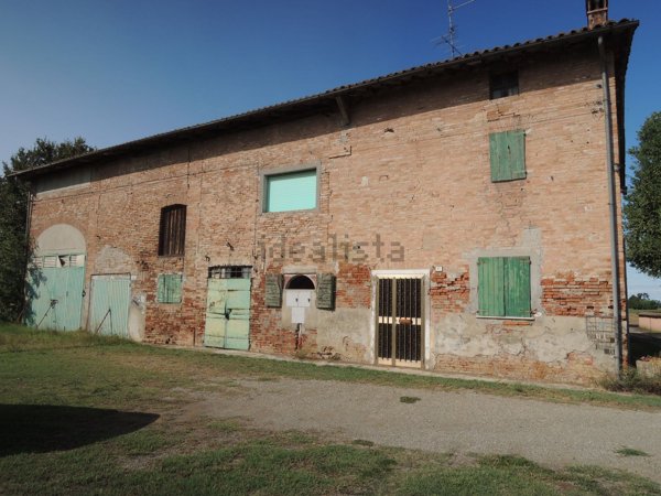 casale in vendita a Castelfranco Emilia