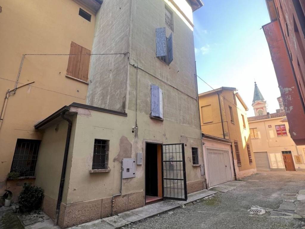 appartamento in vendita a Castelfranco Emilia in zona Piumazzo