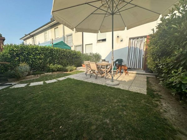 casa indipendente in vendita a Castelfranco Emilia in zona Piumazzo