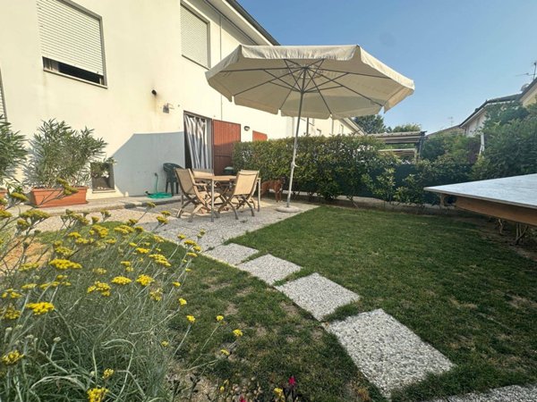casa indipendente in vendita a Castelfranco Emilia in zona Piumazzo